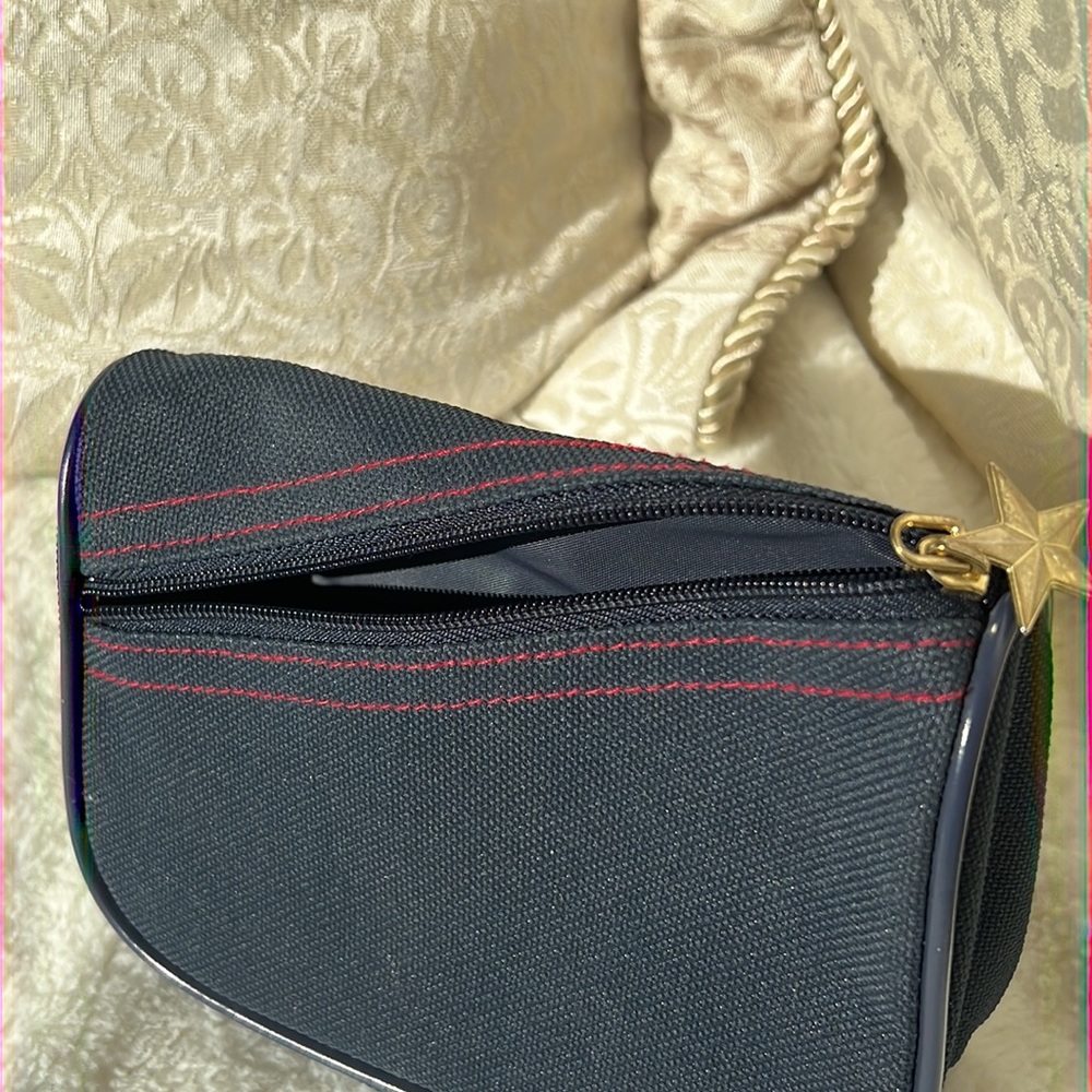 Mens Essentials Travel Bag - Picture 1 of 3